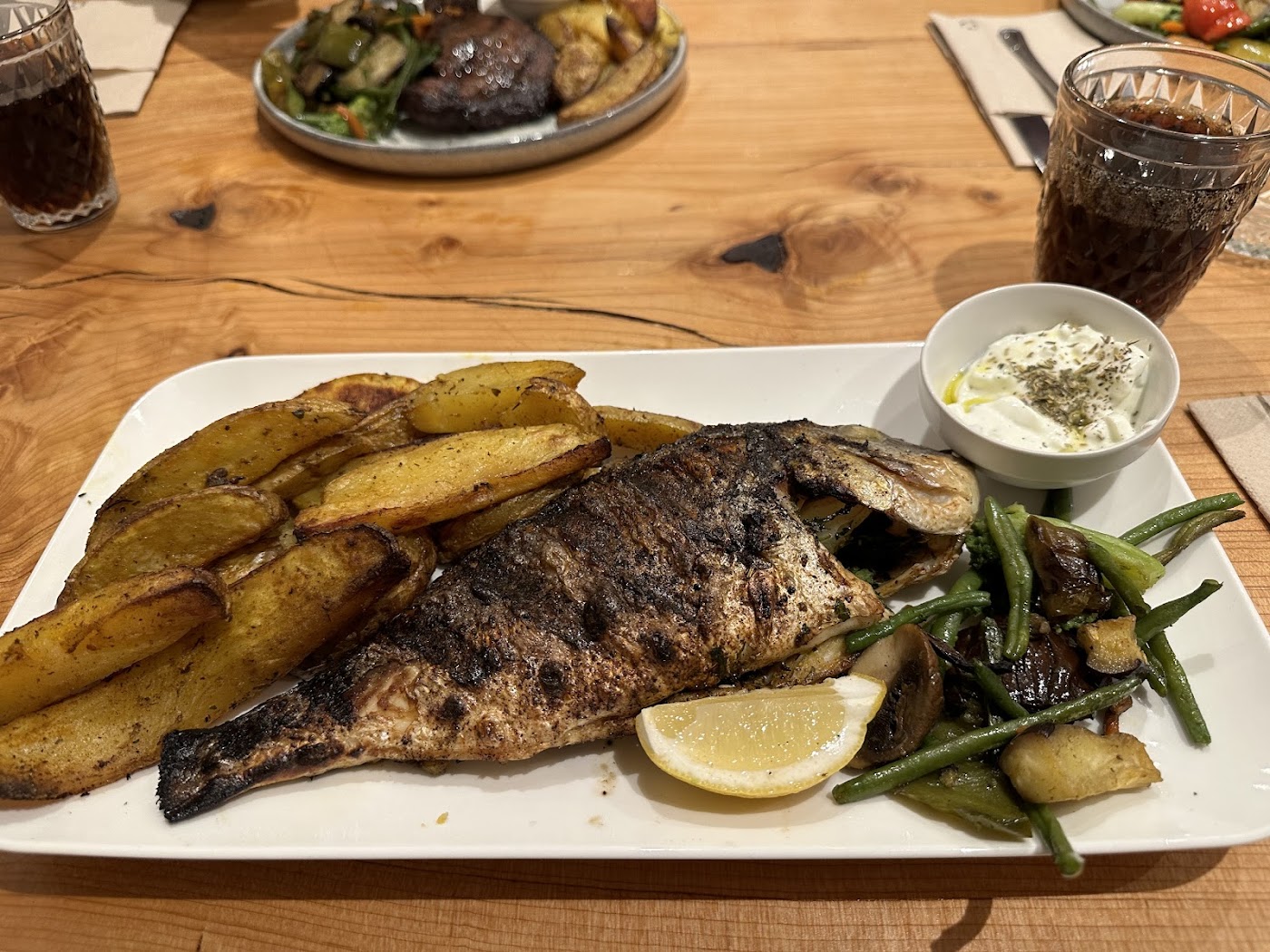Daurade royale grillée au feu de bois, restaurant Référence à Metz