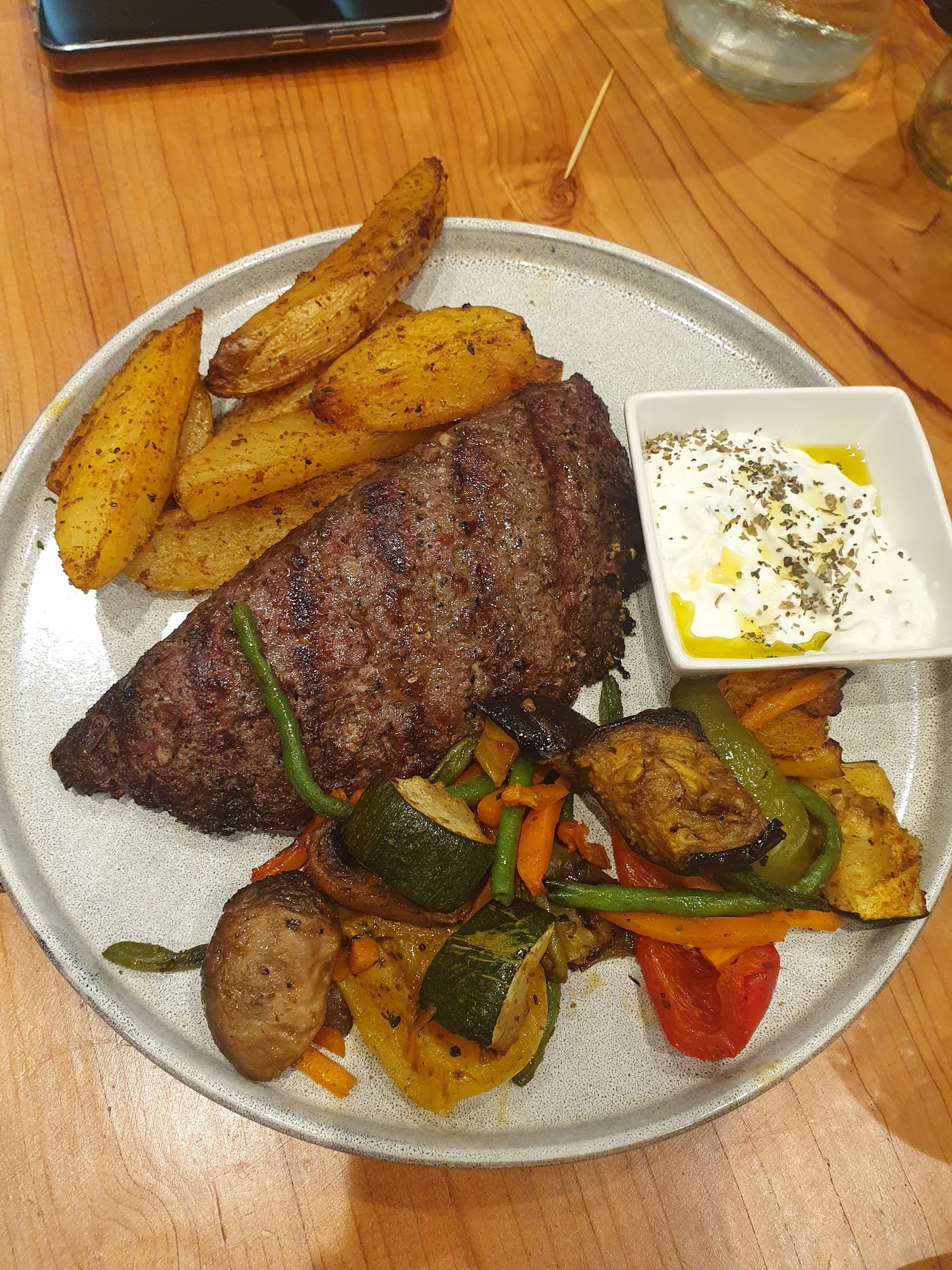 Steak grec aux herbes et feta